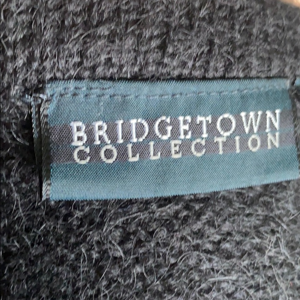 Bridgetown Collection wool wrap - Picture 2 of 2